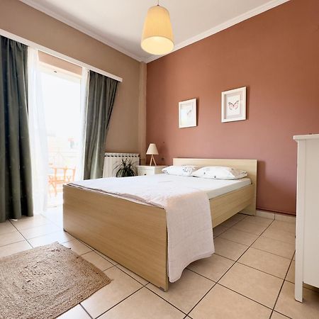 Spacious & Bright Flat With Balcony Lávrion المظهر الخارجي الصورة